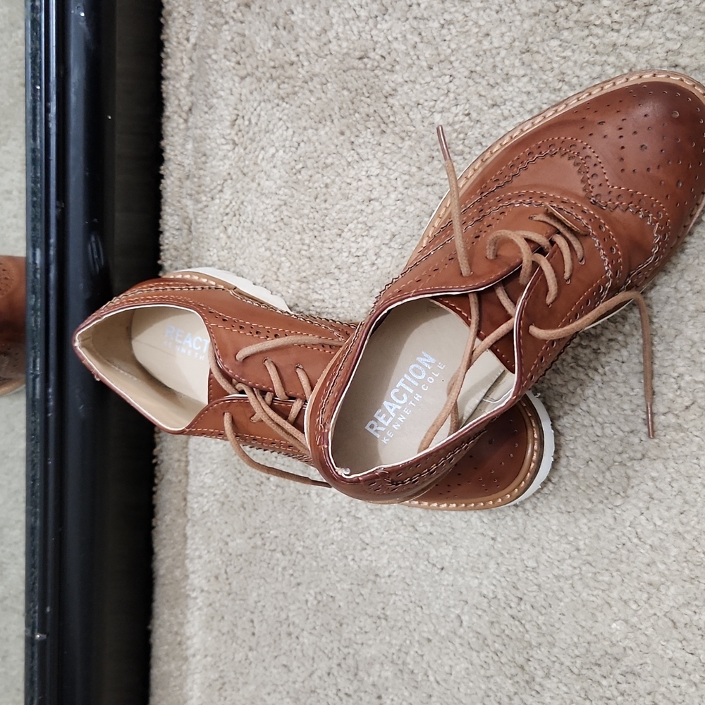 Kenneth Cole Childrens Shoe